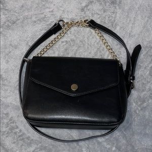 Black shoulder bag